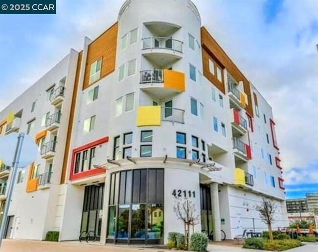 Building Photo - 42111 Osgood Rd Unit #401 Rental