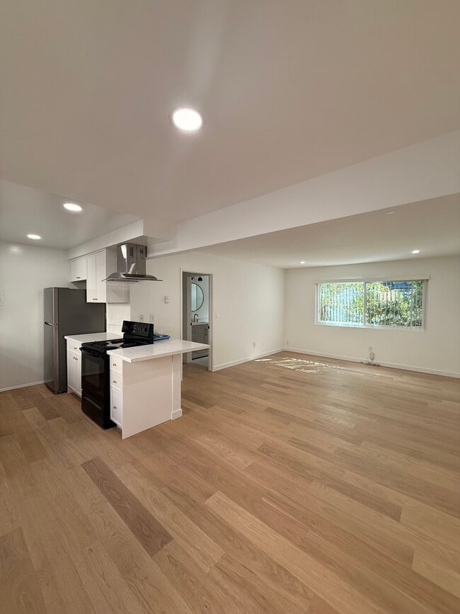 Building Photo - 1205 Amethyst St Unit B