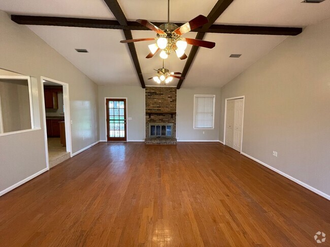 Building Photo - Regency Heights!!! Rental