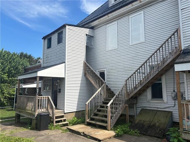Building Photo - 437 E Chestnut St Rental