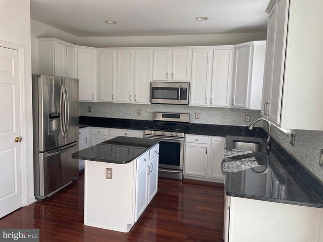 Photo - 6330 James Harris Way