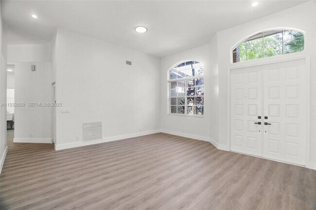 Photo - 2611 Oakbrook Ln