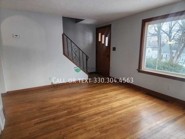 Photo - 1327 25th St NE