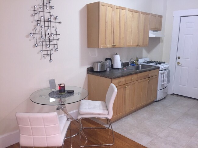 Photo - 27 Forest St Apartment Unit 1