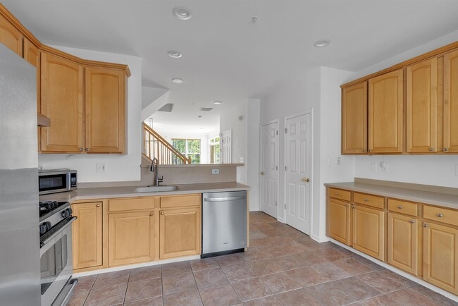Photo - 451 Albany Ct