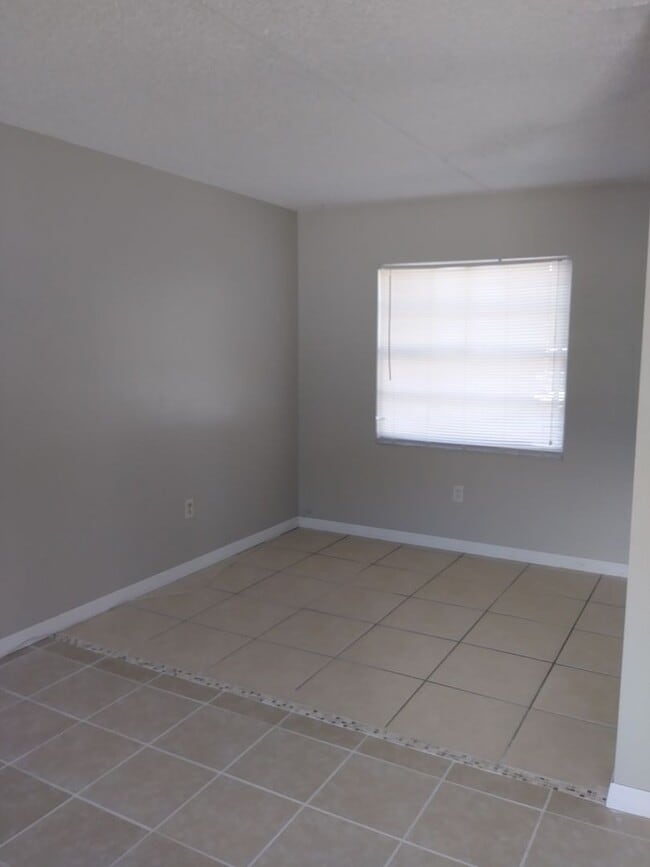 Photo - 1 Bedroom 1.5 Bath Near Downtown Eustis Unit 6