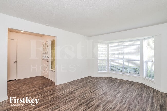 Photo - 26218 Maplewood Dr