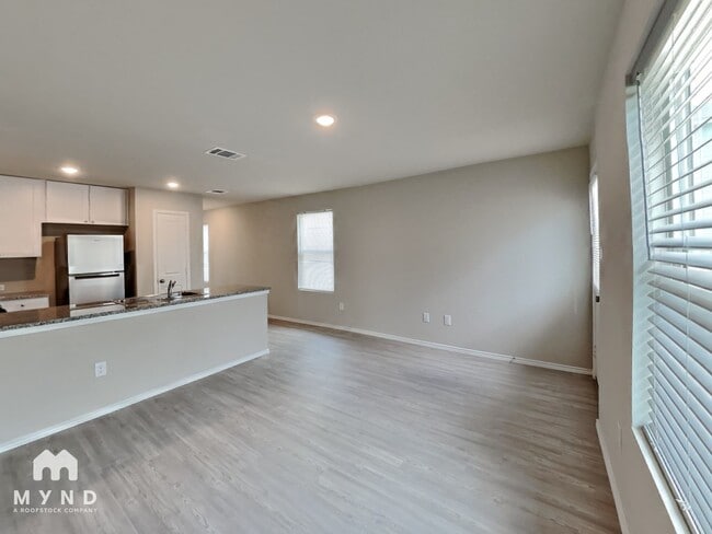 Photo - 4220 Thalweg Way