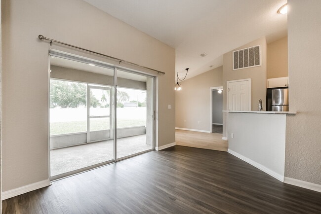 Photo - 7134 Summit Dr