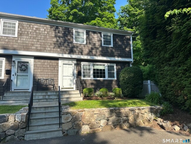 Building Photo - 135 Millport Ave