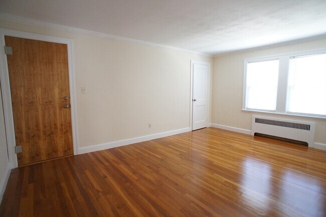 Photo - 163 Everett St Unit 3
