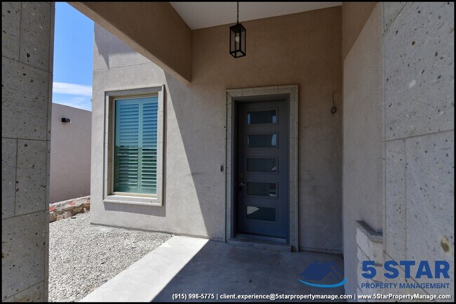 Photo - 205 Anglesy Pl