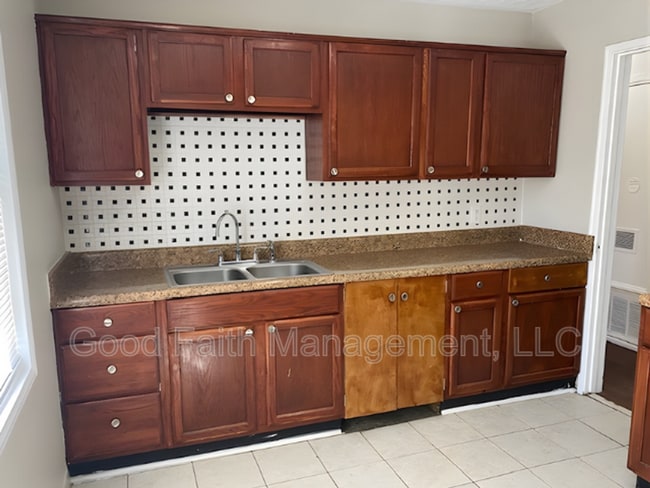 Photo - 2280 Darlington Dr