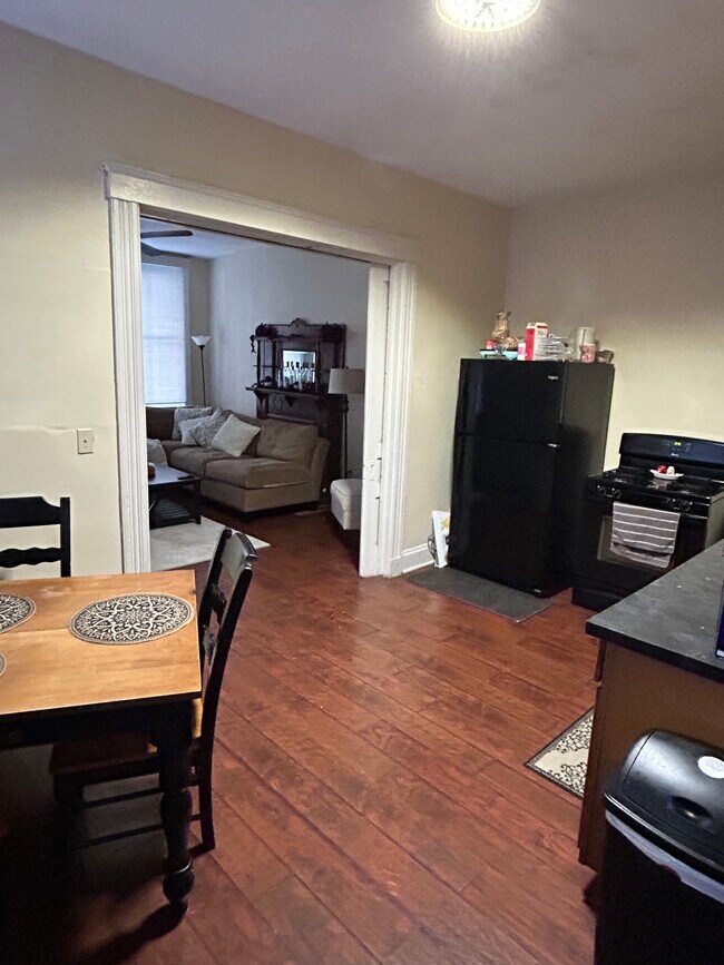 Photo - 2154 W Clifton Ave