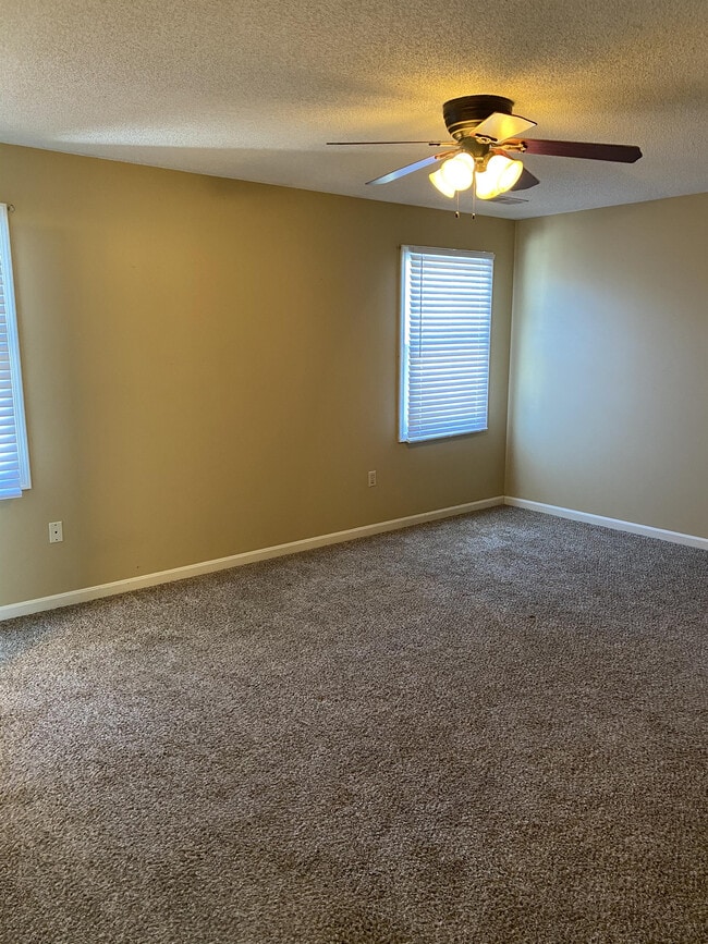 Photo - 113 Senseny Glen Dr