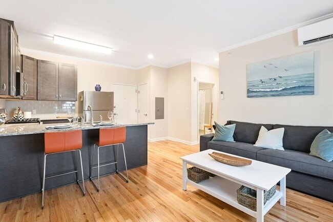 Photo - 450 Pompton Ave