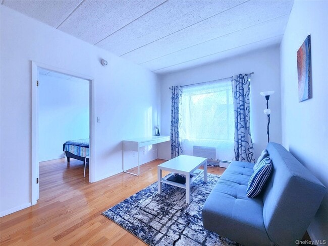 Photo - 149-15 Barclay Ave