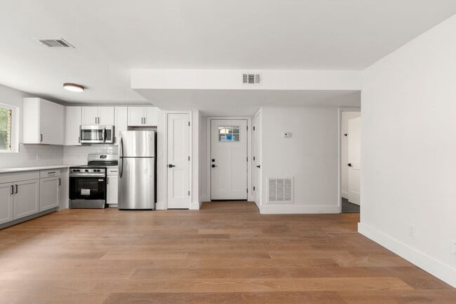 Photo - Landis Grove