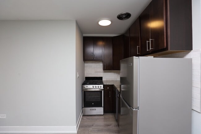 Photo - 448 W Barry Ave Unit 201