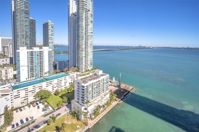 Photo - 460 NE 28th St