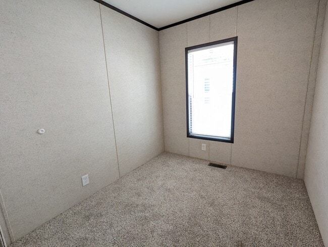 Photo - 46000 Geddes Rd