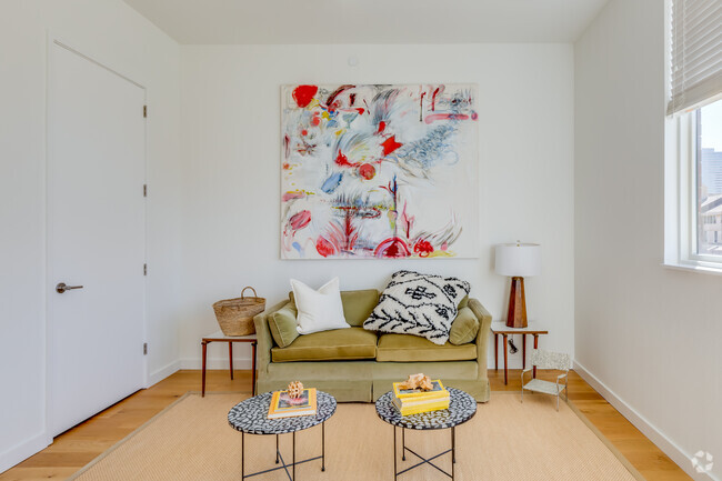 3BR, 2.5BA - 2056SF