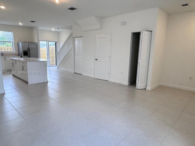 Photo - 1182 Palm Dr