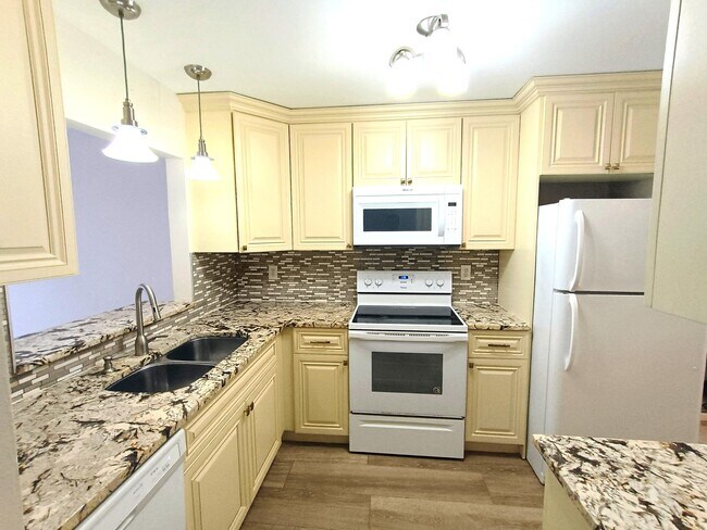 Photo - 777 S Federal Hwy Unidad E105