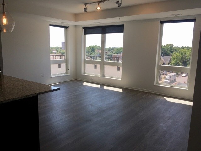 Photo - Laguna Apartments