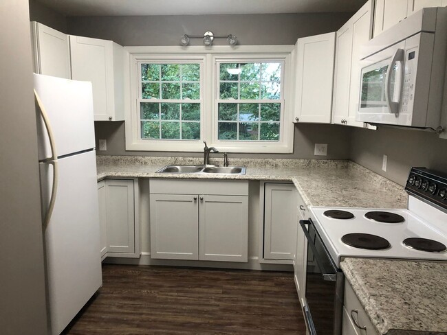 Photo - One Bedroom / One Bath Duplex Blountville, TN 37617