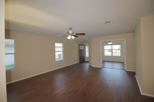 Photo - 133 Carolyns Way