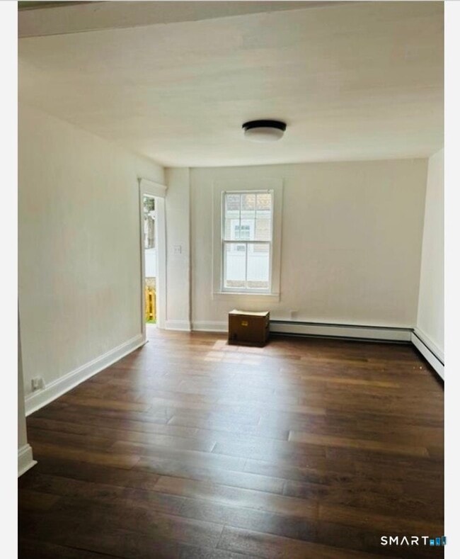 Photo - 21 Woodbine St