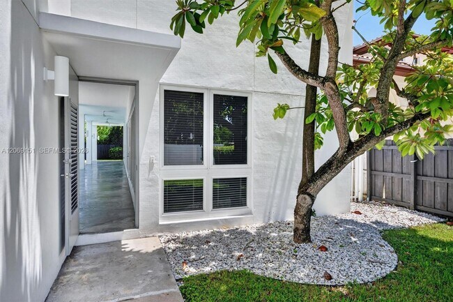 Photo - 745 SW 22nd Rd