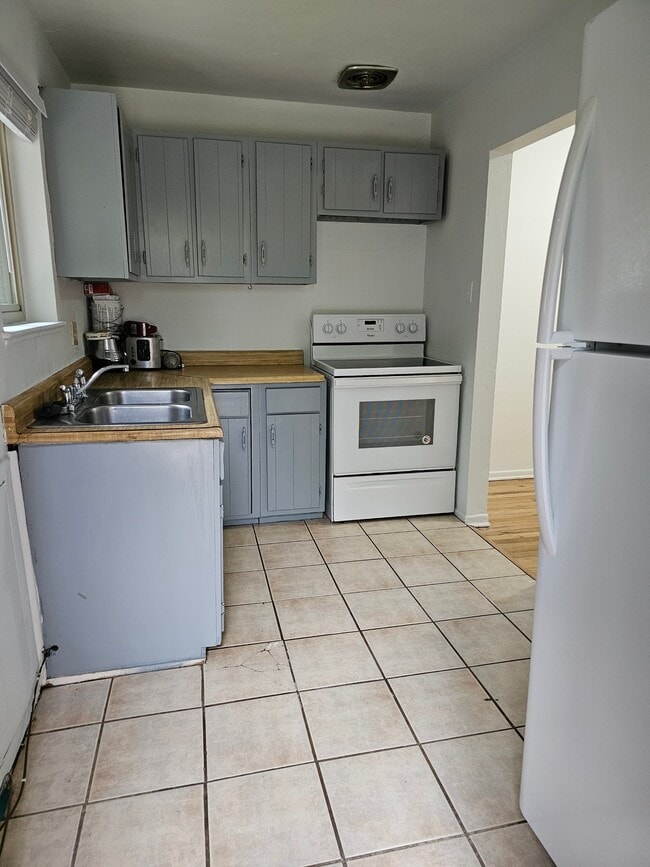 Photo - 795-797 Kilmer St Unidad 795