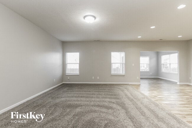 Photo - 821 Blue Ash Trail