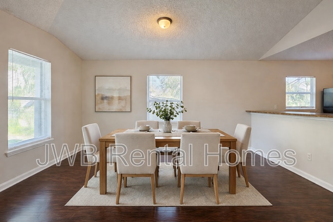 Photo - 4505 Gilbert St