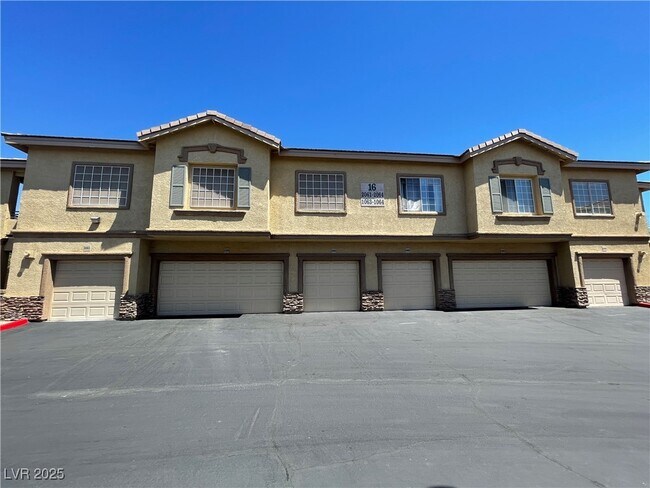 Building Photo - 9901 Trailwood Dr Unit 1064 Rental