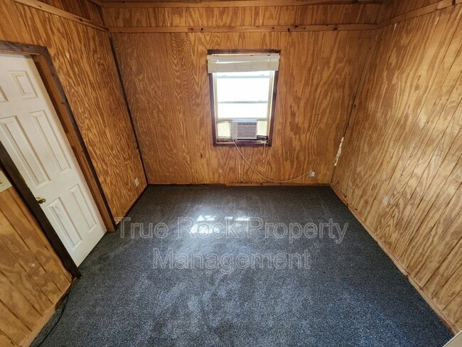 Photo - 304 W Main
