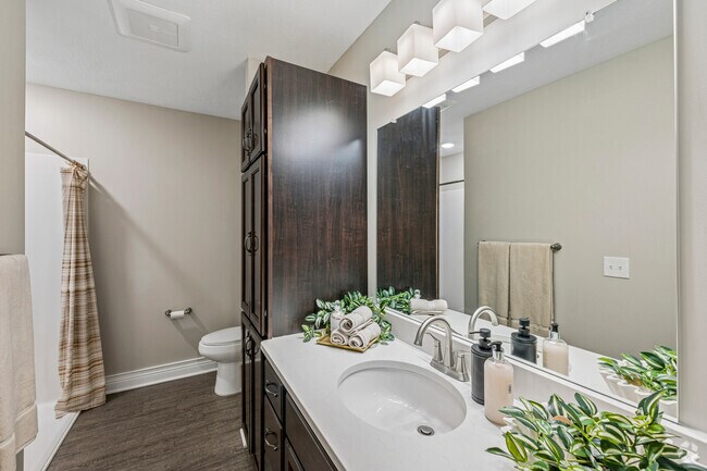 Lisbon 2BR, 2BA - 1,191SF - Second Bathroom