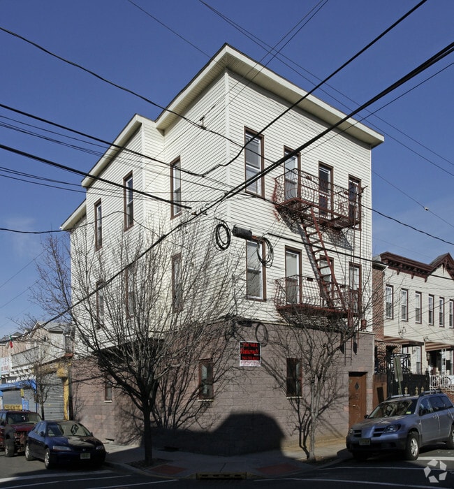 Photo - 601-603 BERGENLINE AVE
