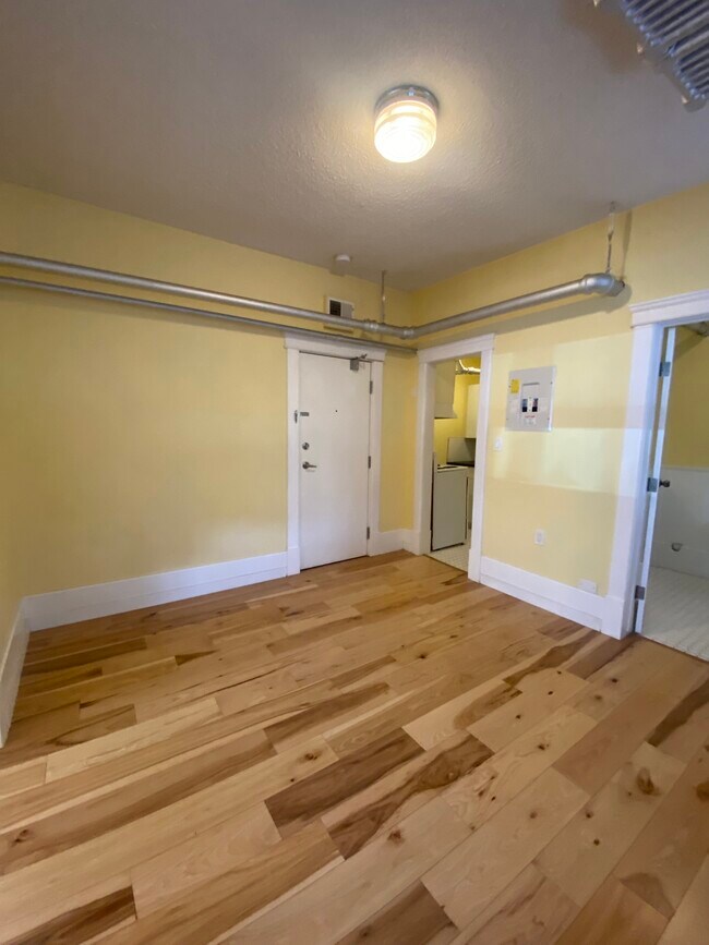 Photo - 1 Bed 1 Bath Basement Suite near 17th Ave & Victoria Park Station Unit 01