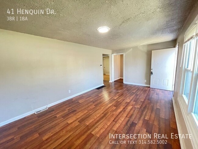 Photo - 41 Henquin Dr