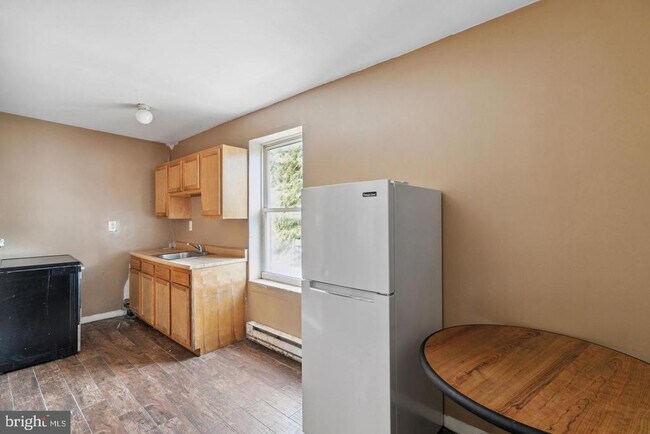 Photo - 301 W York St