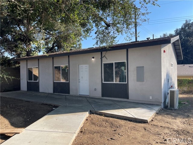 Building Photo - 4585 Hawthorne St