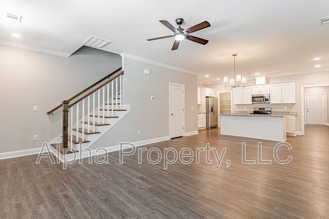 Photo - 105 Remount Way