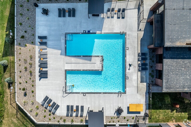 Photo - Reserve At Jordan Creek