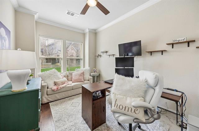 Photo - 1800 Roundtree Cir W