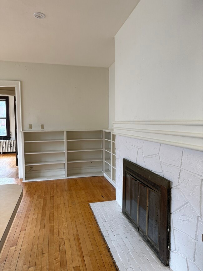 Photo - 612 Howard Plz