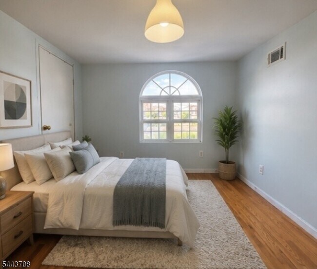 Photo - 208 Astor St