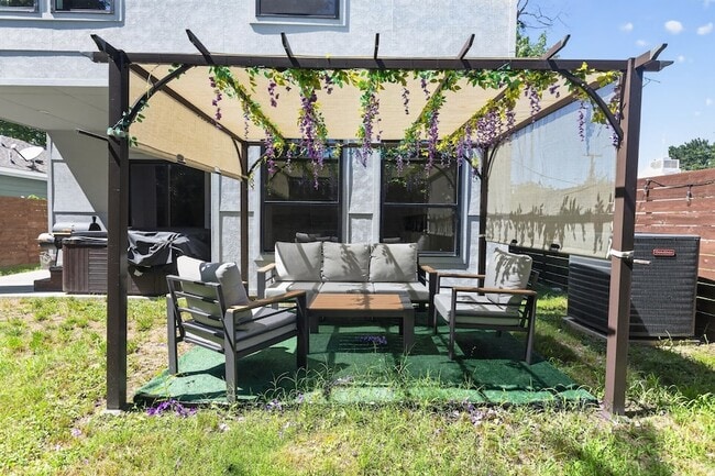 Photo - 1704 McBroom St
